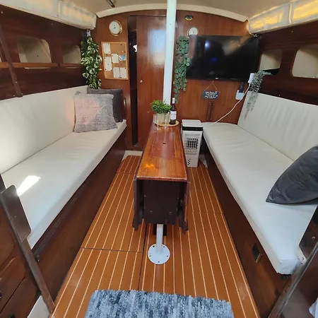 Abombordo بوتيل